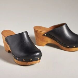 Zorba Black Leather Platform Clog
